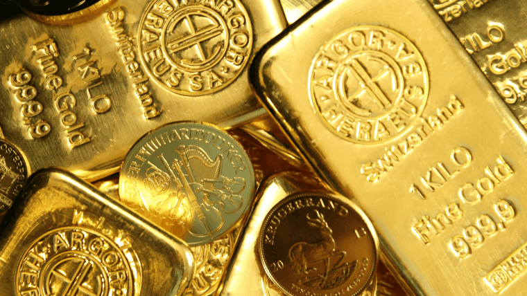 Gold Blasts to $3,637 Lifetime High as Fed-Cut Bets and Weak Dollar Collide